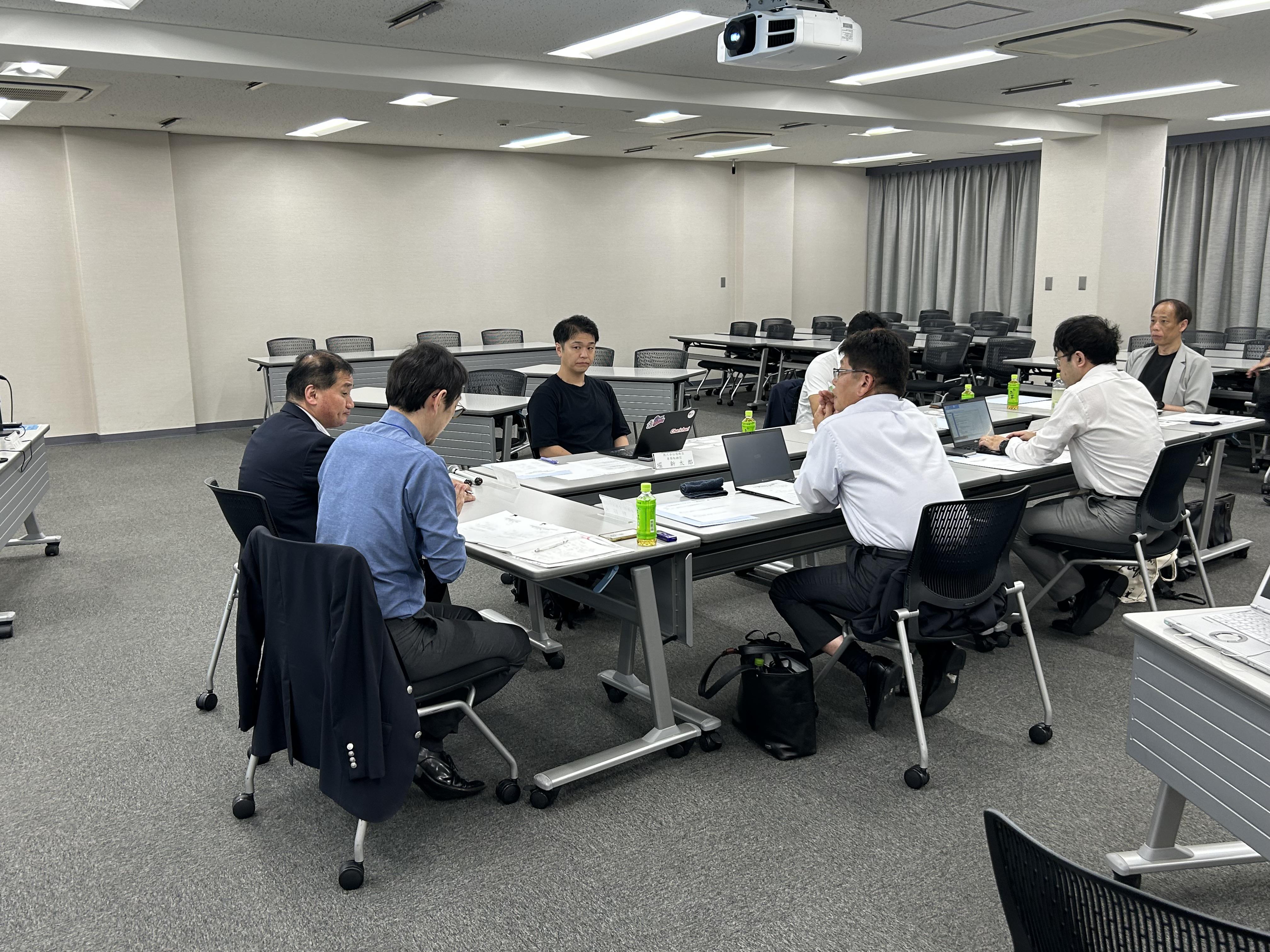 調査研究の様子jpg.jpg